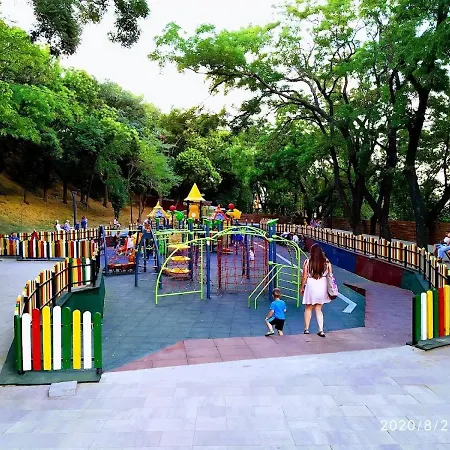 Center European Square *