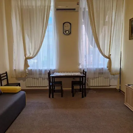 Center European Square