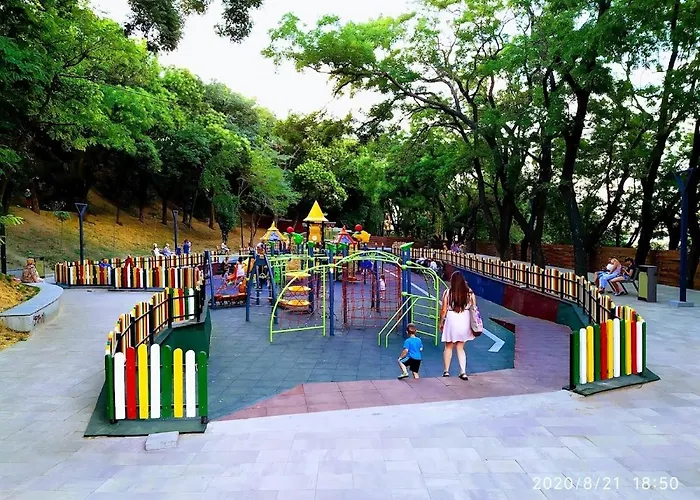 Center European Square *