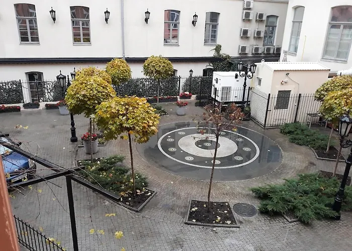 Center European Square