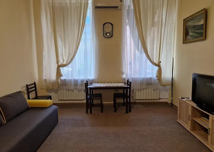 Center European Square